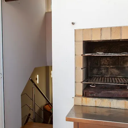 B28 - Stylish Typical House Сasa de vacaciones