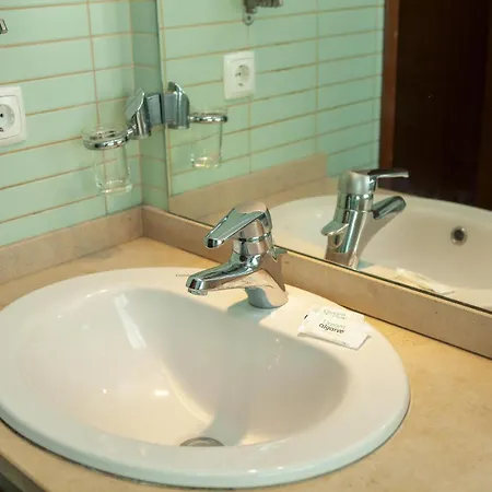 B28 - Stylish Typical House Сasa de vacaciones