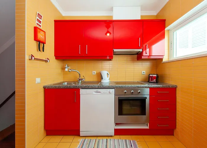 B28 - Stylish Typical House Semesterbostad