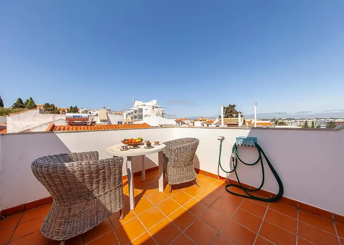 B28 - Stylish Typical House Semesterbostad *