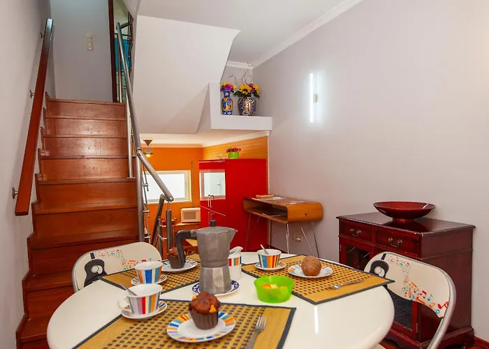 Semesterbostad B28 - Stylish Typical House Lagos