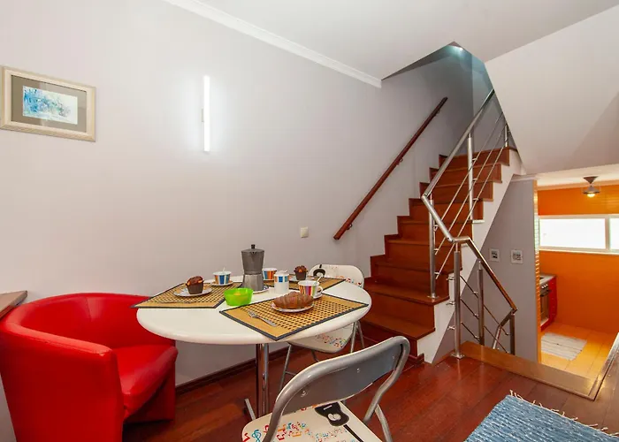 B28 - Stylish Typical House Semesterbostad