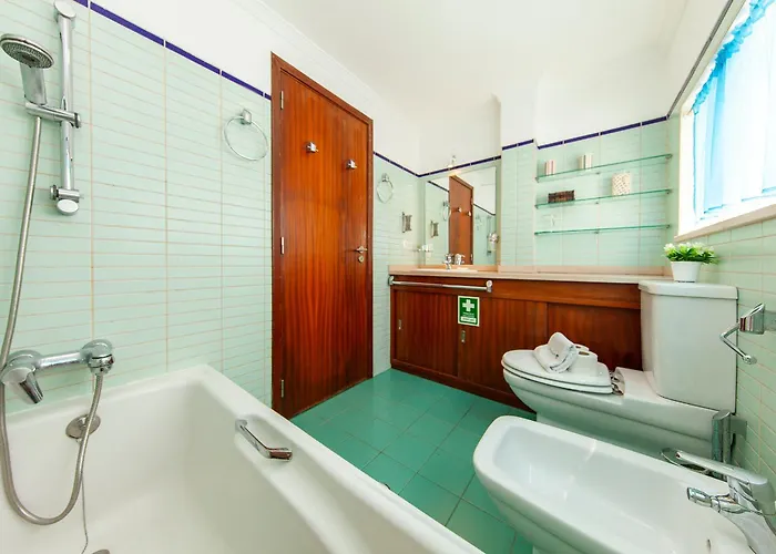 B28 - Stylish Typical House Semesterbostad *