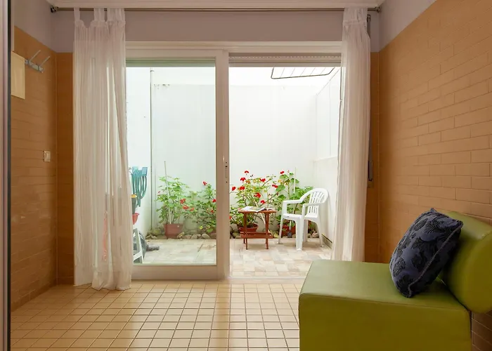 Semesterbostad B28 - Stylish Typical House