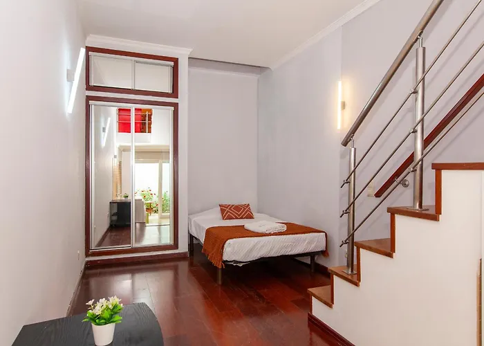 B28 - Stylish Typical House Semesterbostad