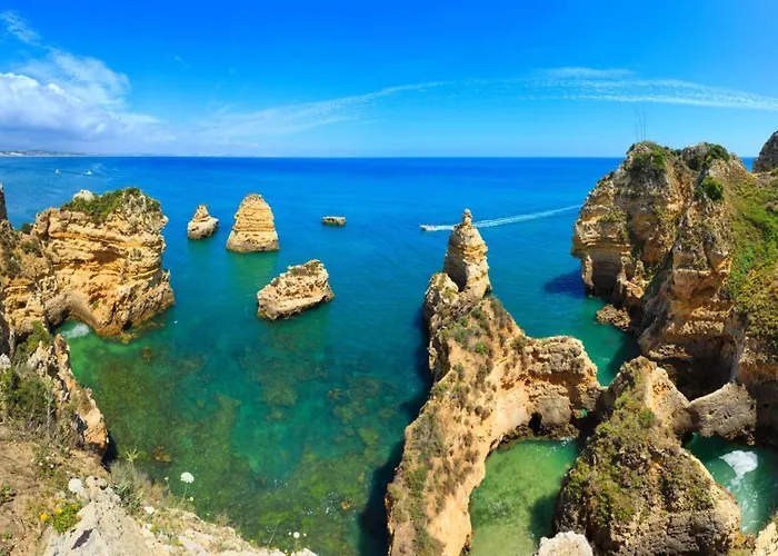 Semesterbostad B28 - Stylish Typical House Lagos