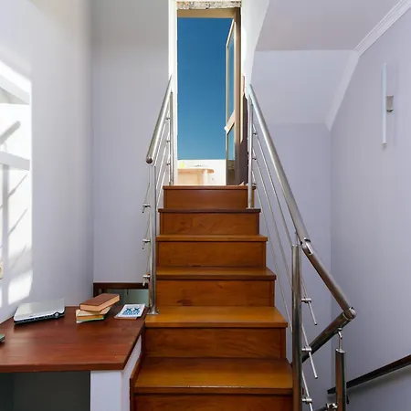 B28 - Stylish Typical House Holiday home Lagos