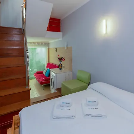 B28 - Stylish Typical House Holiday home *