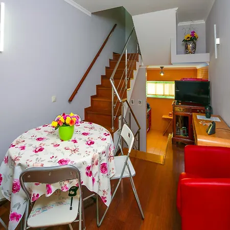 B28 - Stylish Typical House * Lagos