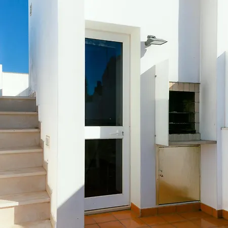 B28 - Stylish Typical House Holiday home Lagos
