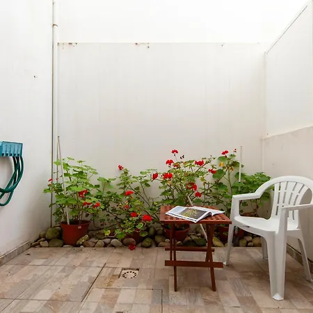 B28 - Stylish Typical House Holiday home Lagos